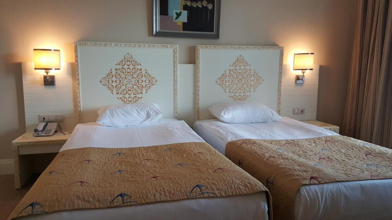 Crystal Admiral Resort Suites & Spa Kızılot Exterior foto