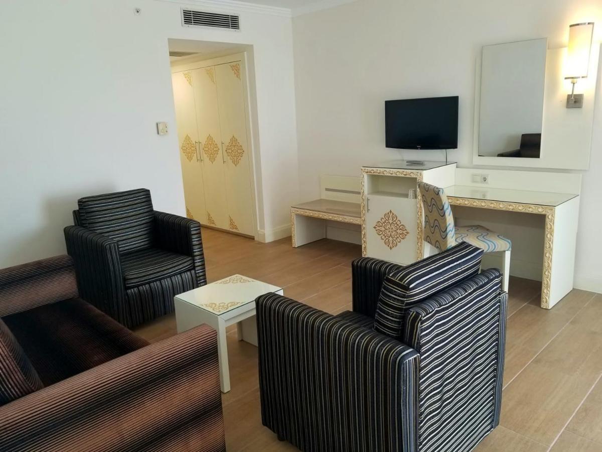 Crystal Admiral Resort Suites & Spa Kızılot Exterior foto