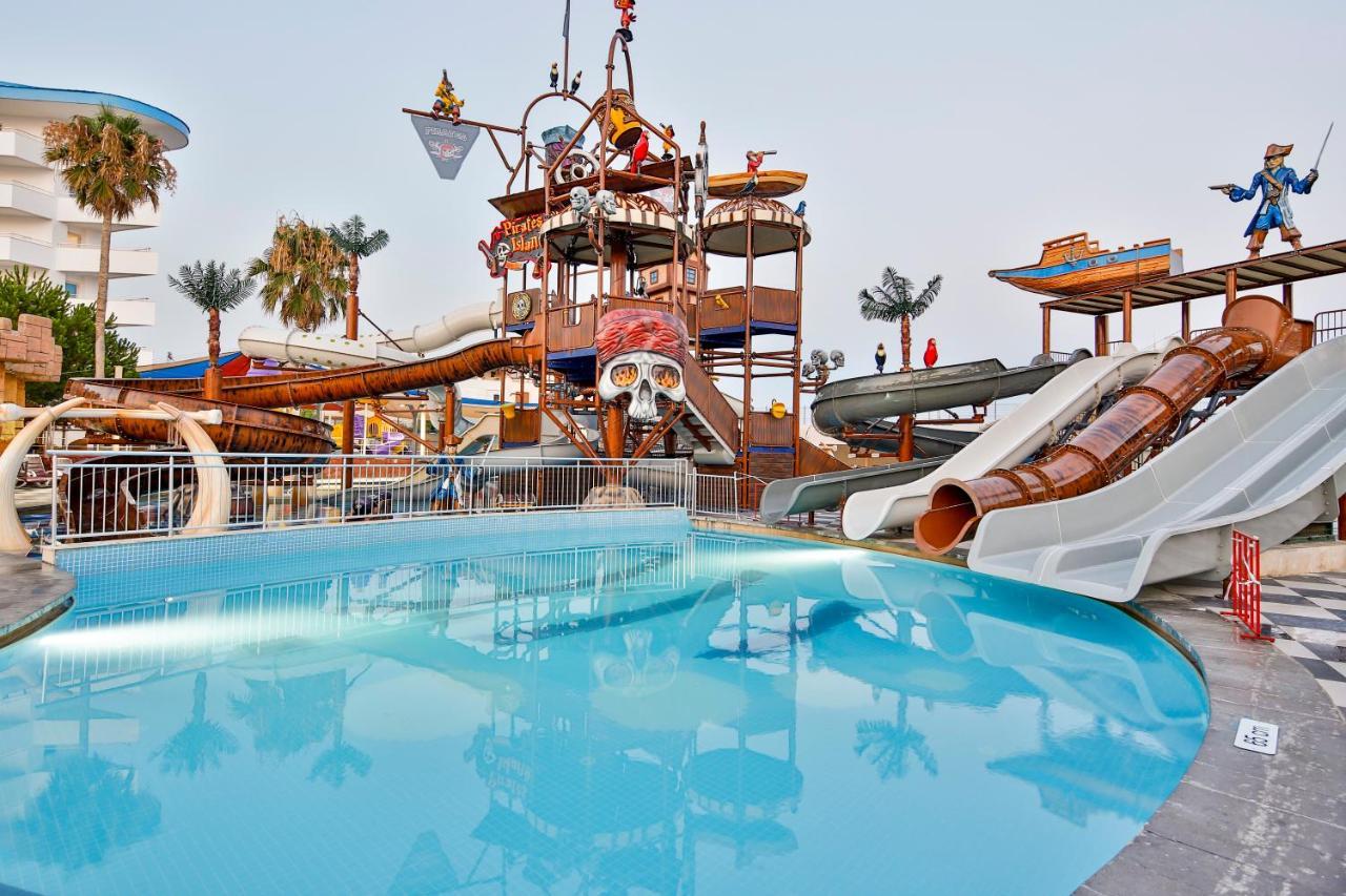 Crystal Admiral Resort Suites & Spa Kızılot Exterior foto