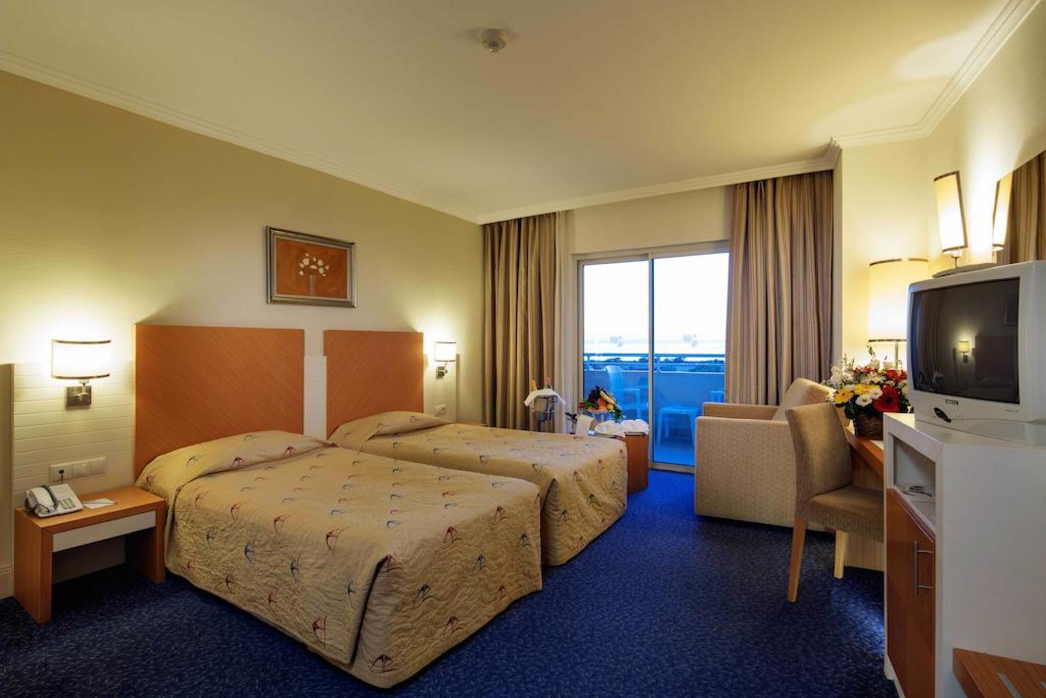 Crystal Admiral Resort Suites & Spa Kızılot Exterior foto
