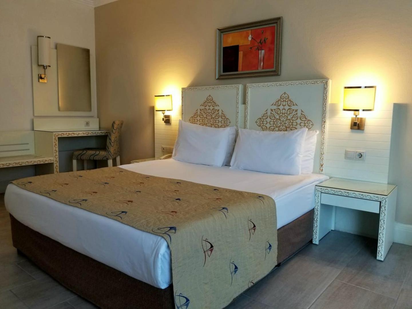 Crystal Admiral Resort Suites & Spa Kızılot Exterior foto
