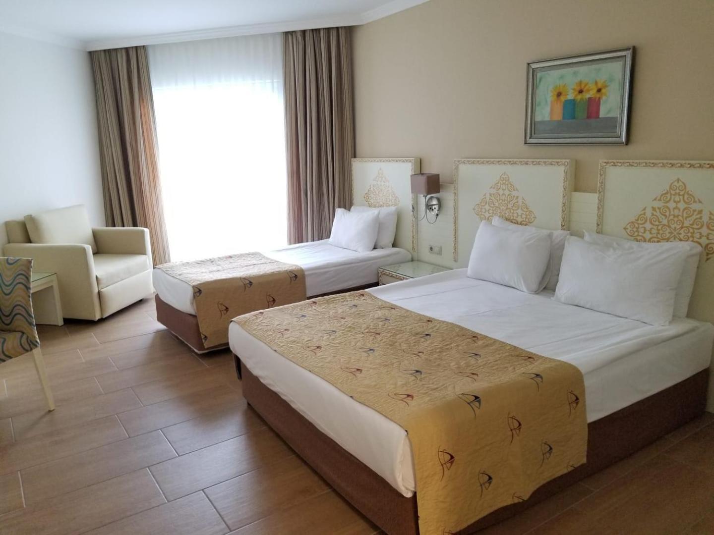 Crystal Admiral Resort Suites & Spa Kızılot Exterior foto