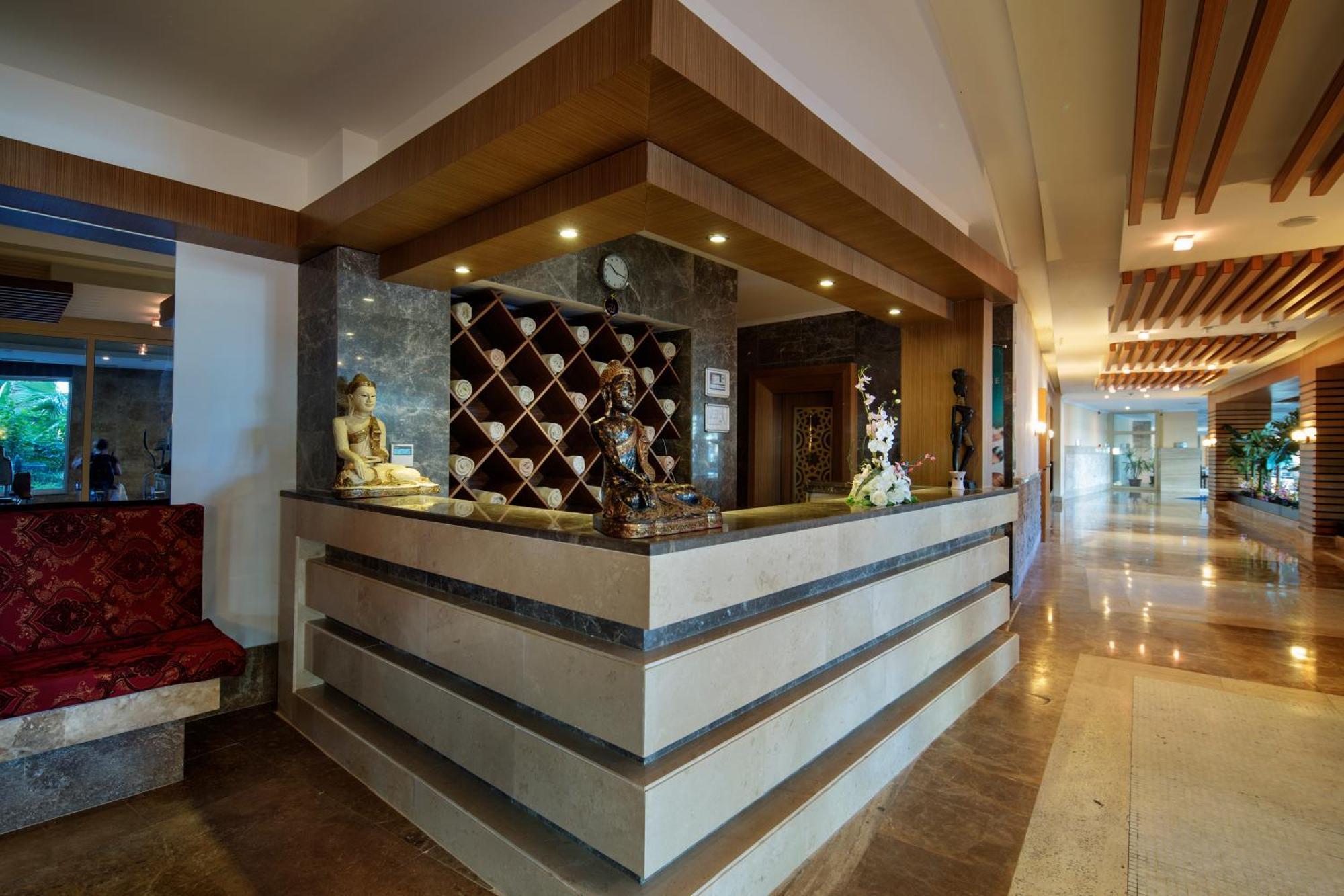 Crystal Admiral Resort Suites & Spa Kızılot Exterior foto