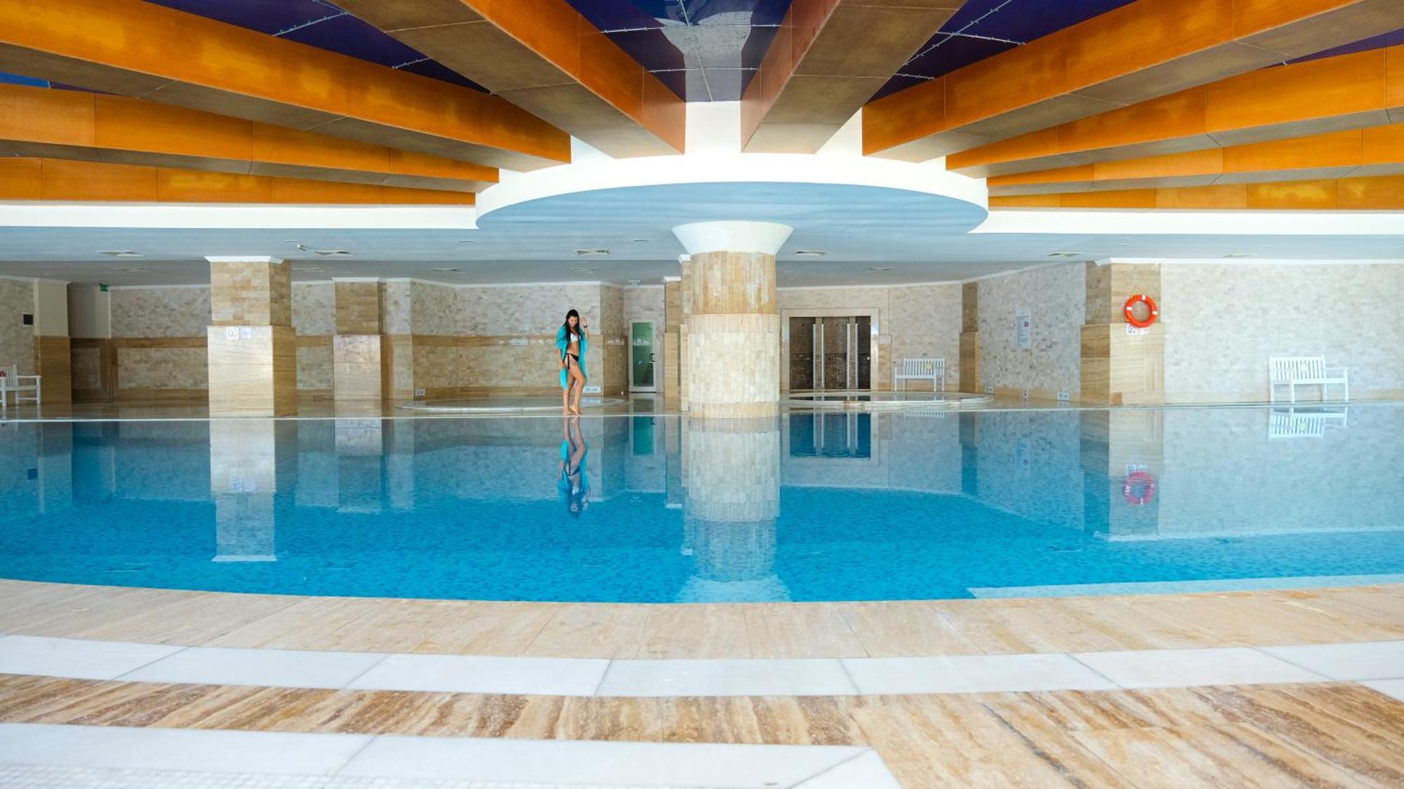 Crystal Admiral Resort Suites & Spa Kızılot Exterior foto