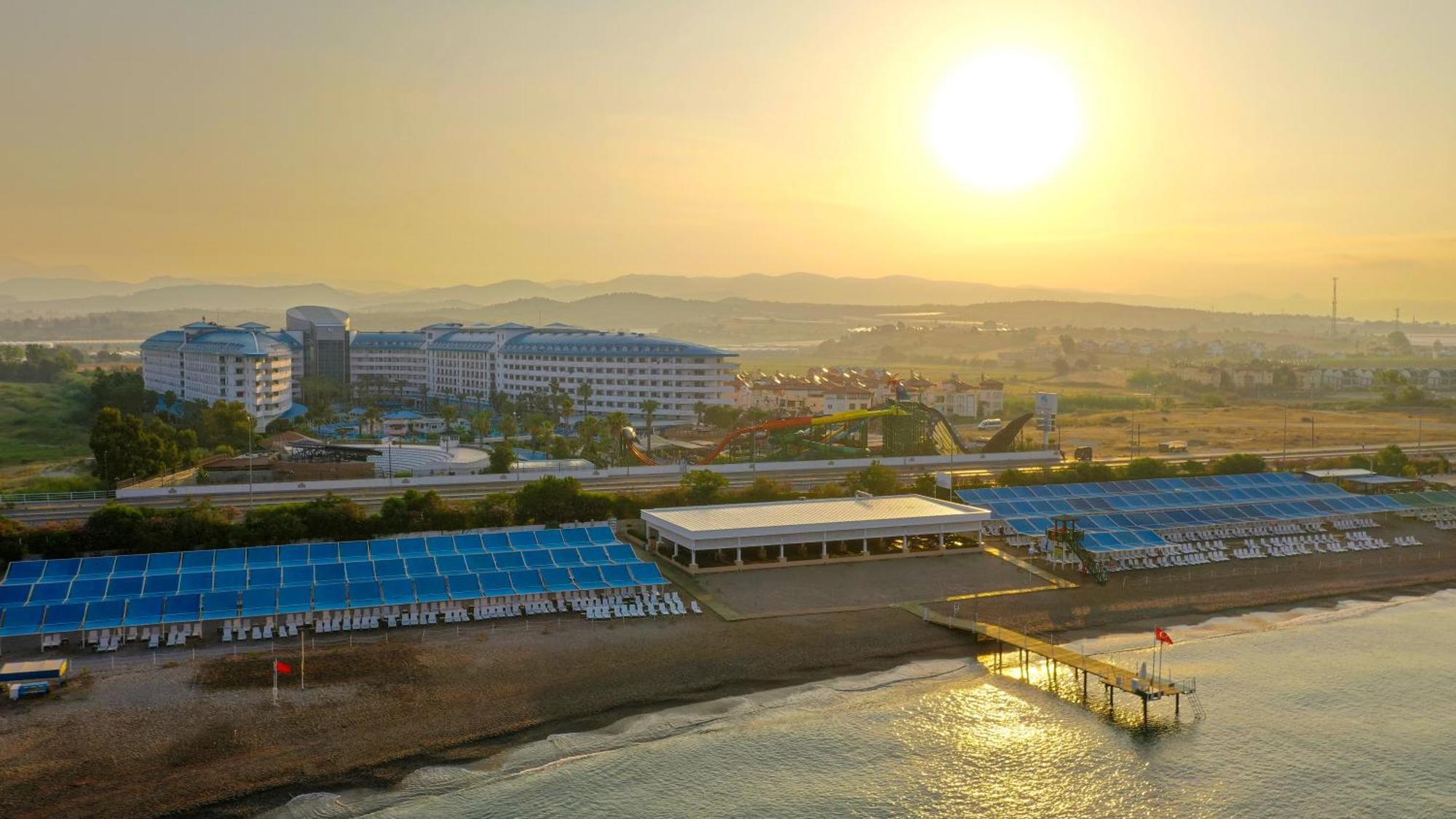 Crystal Admiral Resort Suites & Spa Kızılot Exterior foto